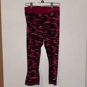 Nike Pro Leggings in Pink and Black Camo